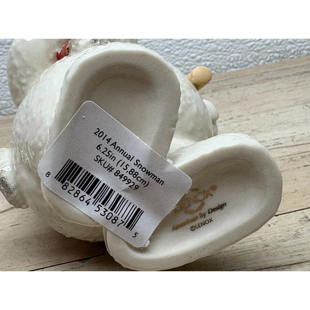 2014 Lenox Annual Snowman Porcelain Figurine